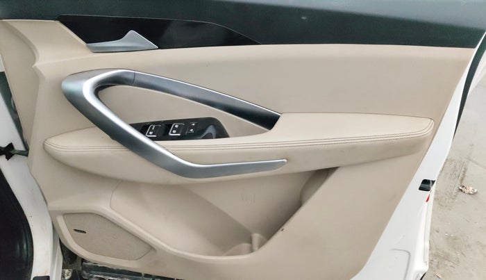 2021 MG HECTOR SHARP 1.5 DCT PETROL, Petrol, Automatic, 81,477 km, Driver Side Door Panels Control