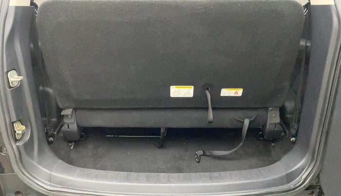 2022 Mahindra SCORPIO-N Z8 L PETROL AT 7 STR, Petrol, Automatic, 37,579 km, Boot Inside