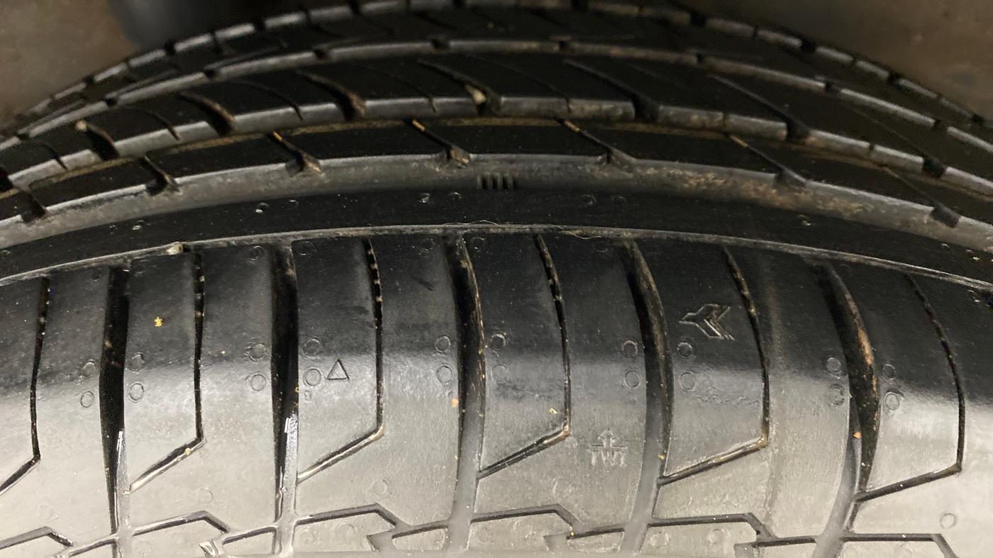 2019 Hyundai VENUE 1.0 TURBO GDI SX+ AT, Petrol, Automatic, 43,600 km, Right Rear Tyre Tread