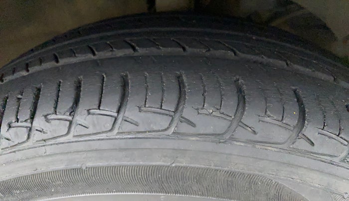2017 Maruti Baleno DELTA CVT PETROL 1.2, Petrol, Automatic, 34,954 km, Right Front Tyre Tread