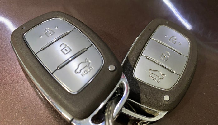 2021 Hyundai AURA SX 1.2, Petrol, Manual, 13,885 km, Key Close Up