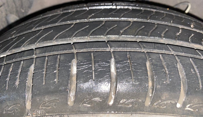 2021 Hyundai AURA SX 1.2, Petrol, Manual, 13,885 km, Left Front Tyre Tread