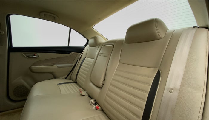 2015 Maruti Ciaz VXI PLUS, Petrol, Manual, 64,094 km, Right Side Rear Door Cabin
