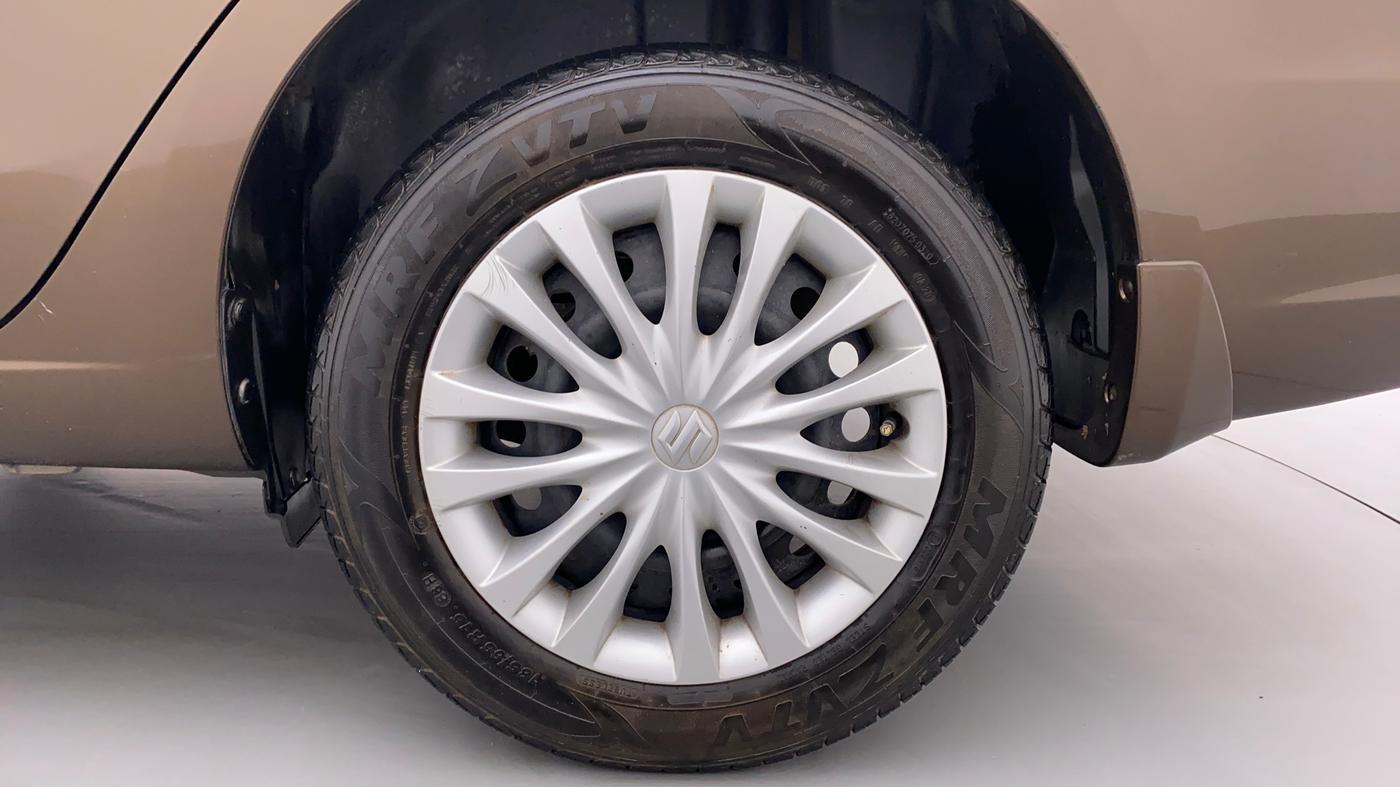 2015 Maruti Ciaz VXI PLUS, Petrol, Manual, 64,094 km, Left Rear Wheel
