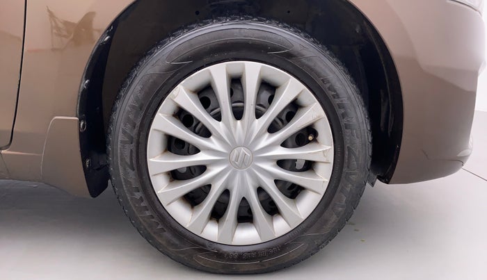 2015 Maruti Ciaz VXI PLUS, Petrol, Manual, 64,094 km, Right Front Wheel