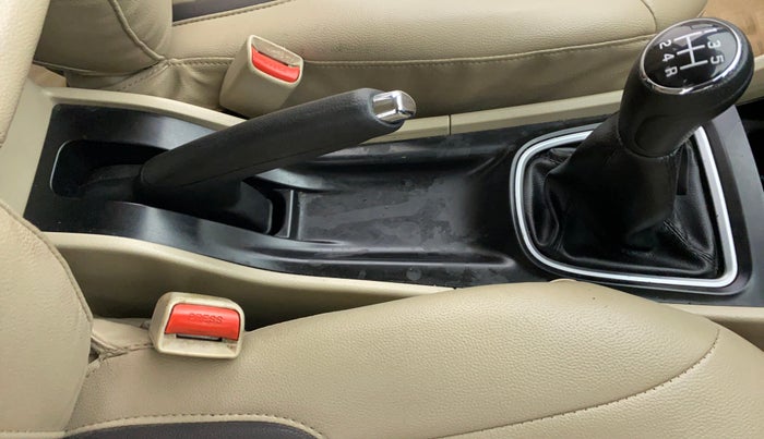 2015 Maruti Ciaz VXI PLUS, Petrol, Manual, 64,094 km, Gear Lever