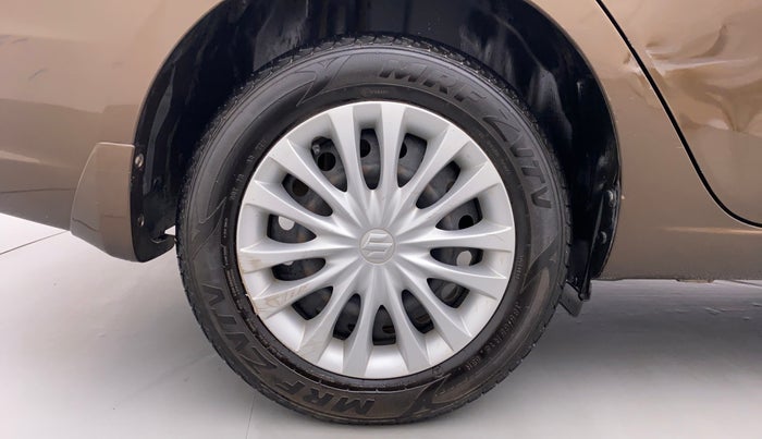 2015 Maruti Ciaz VXI PLUS, Petrol, Manual, 64,094 km, Right Rear Wheel