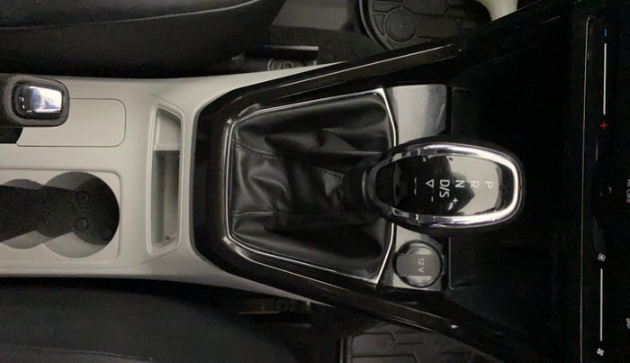 2022 Skoda KUSHAQ STYLE 1.0L TSI AT, Petrol, Automatic, 72,368 km, Gear Lever