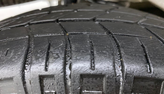 2021 Maruti Eeco 5 STR WITH A/C+HTR CNG, CNG, Manual, 15,186 km, Right Rear Tyre Tread