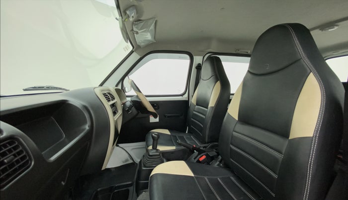 2021 Maruti Eeco 5 STR WITH A/C+HTR CNG, CNG, Manual, 15,186 km, Right Side Front Door Cabin