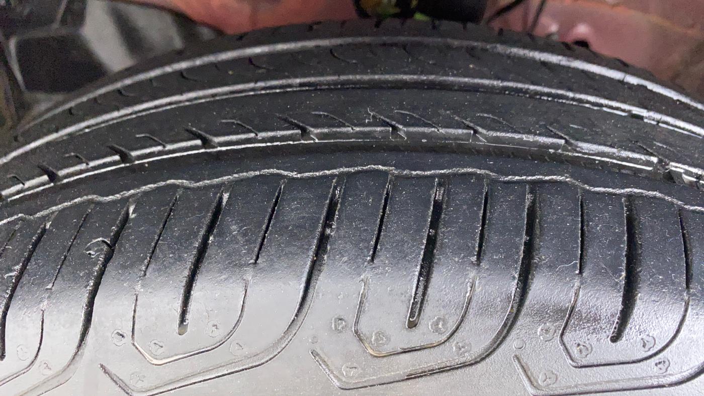 2019 Honda City V MT PETROL, Petrol, Manual, 30,054 km, Left Front Tyre Tread