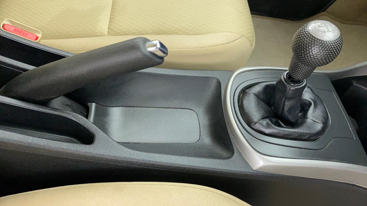 2019 Honda City V MT PETROL, Petrol, Manual, 30,054 km, Gear Lever