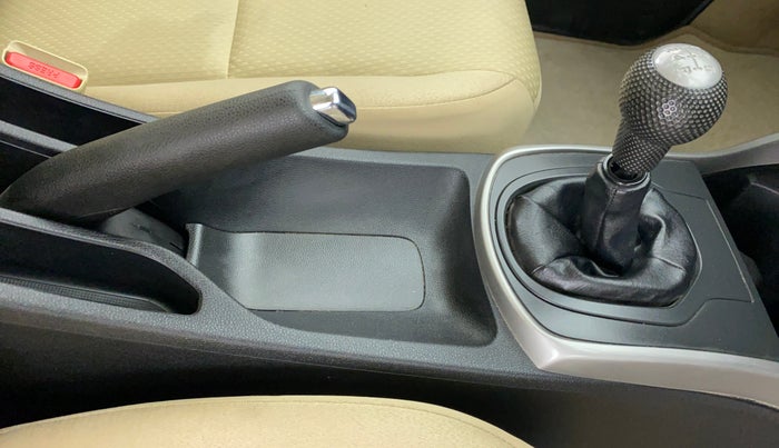 2019 Honda City V MT PETROL, Petrol, Manual, 30,054 km, Gear Lever