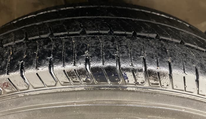 2015 Maruti Ritz VXI, Petrol, Manual, 46,062 km, Right Front Tyre Tread