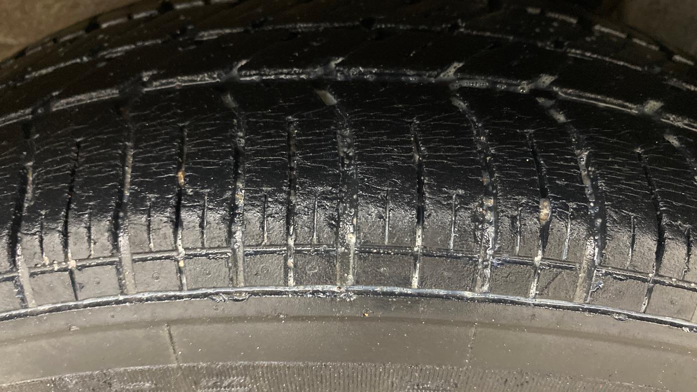 2015 Maruti Ritz VXI, Petrol, Manual, 46,076 km, Left Rear Tyre Tread