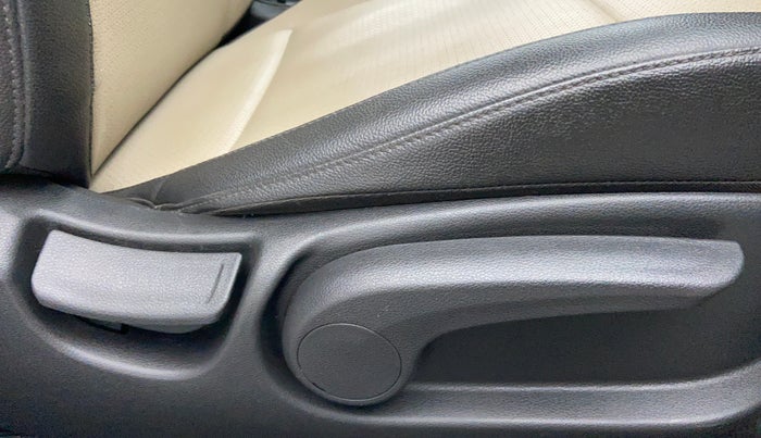 2018 Hyundai Verna 1.6 SX VTVT (O), Petrol, Manual, 45,513 km, Driver Side Adjustment Panel