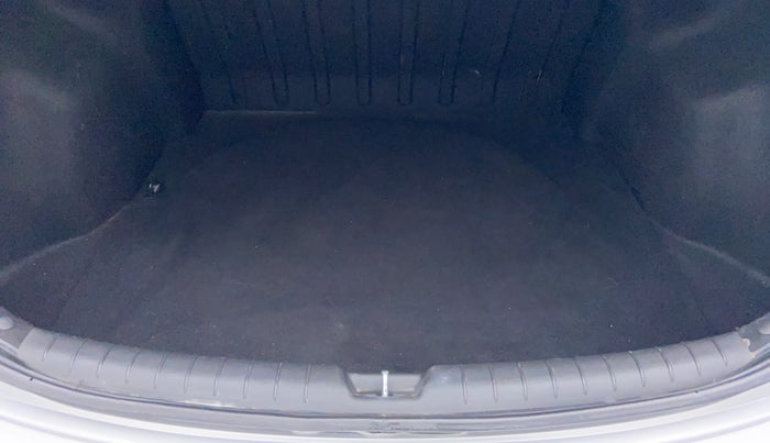 2018 Hyundai Verna 1.6 SX VTVT (O), Petrol, Manual, 45,513 km, Boot Inside View