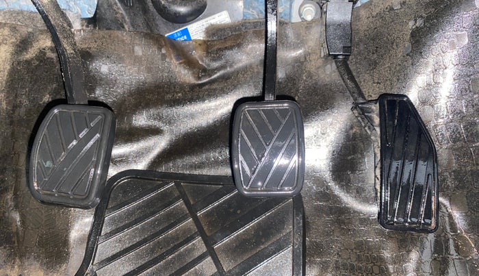 2017 Maruti Baleno DELTA PETROL 1.2, Petrol, Manual, 31,012 km, Pedals