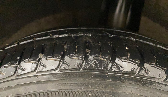 2017 Maruti Baleno DELTA PETROL 1.2, Petrol, Manual, 31,012 km, Left Rear Tyre Tread