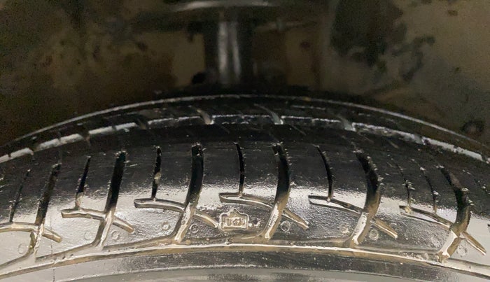 2017 Maruti Baleno DELTA PETROL 1.2, Petrol, Manual, 31,012 km, Right Front Tyre Tread