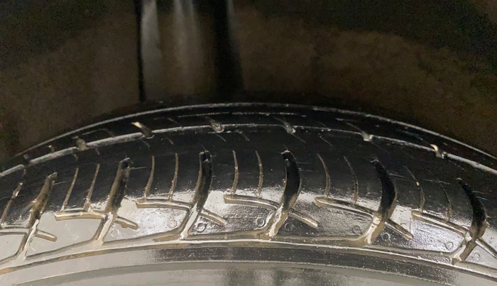 2017 Maruti Baleno DELTA PETROL 1.2, Petrol, Manual, 31,012 km, Right Rear Tyre Tread