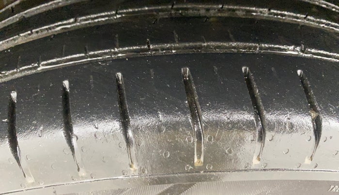 2024 Tata PUNCH Accomplished Dazzle Sunroof, Petrol, Manual, 27,354 km, Left Front Tyre Tread