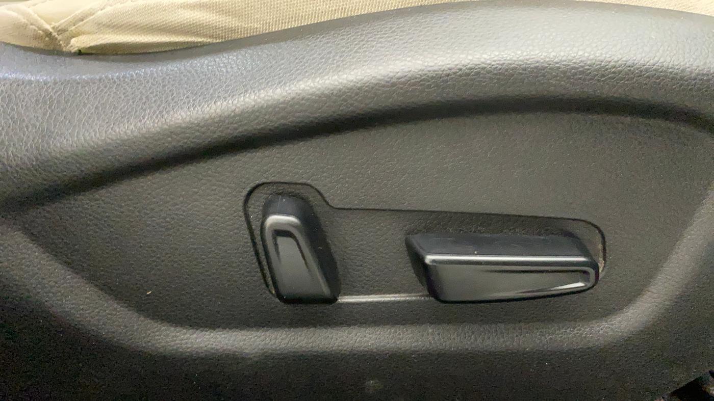 2021 KIA SELTOS HTX PLUS 1.5 DIESEL, Diesel, Manual, 45,515 km, Driver Side Adjustment Panel