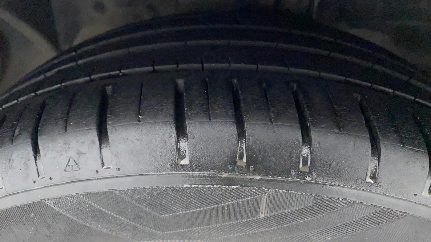 2020 Ford Figo Aspire TITANIUM 1.2 PETROL, Petrol, Manual, 36,338 km, Left Front Tyre Tread