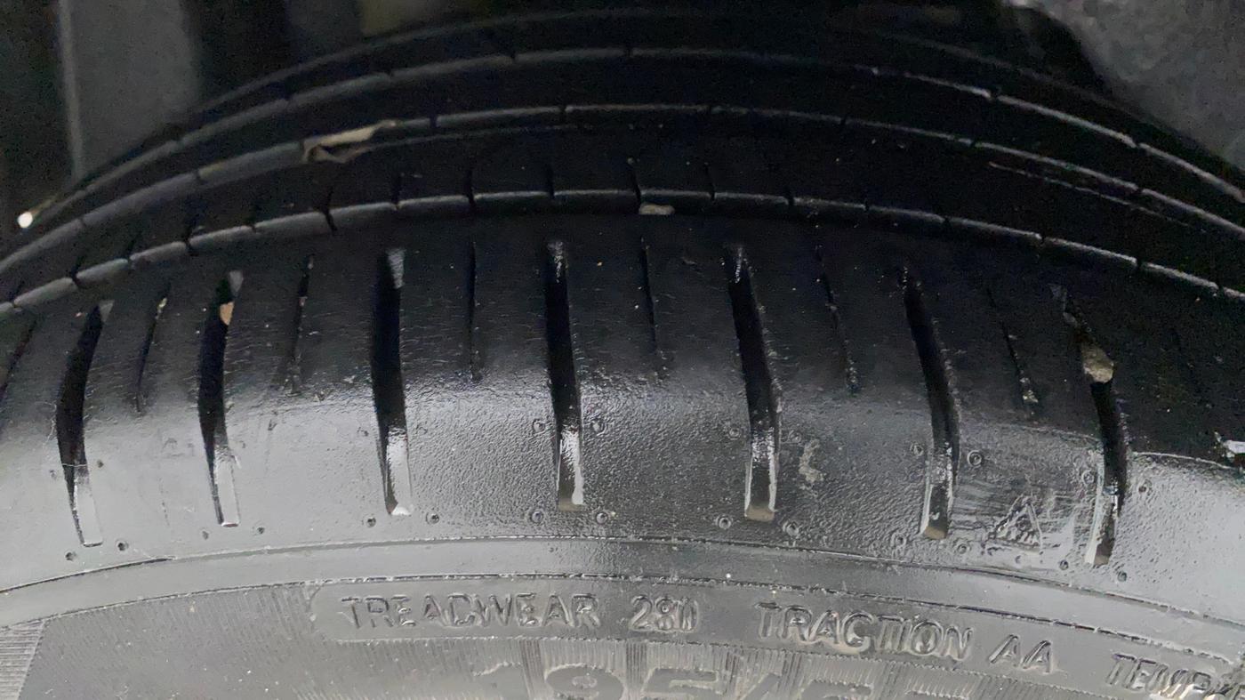 2020 Ford Figo Aspire TITANIUM 1.2 PETROL, Petrol, Manual, 36,338 km, Right Rear Tyre Tread
