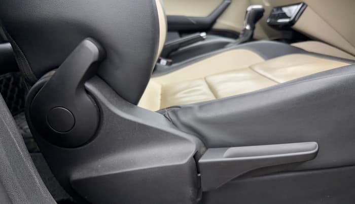 2023 Skoda SLAVIA STYLE 1.5L TSI DSG, Petrol, Automatic, 20,509 km, Driver Side Adjustment Panel