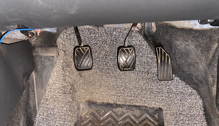 2016 Maruti Vitara Brezza VDI, Diesel, Manual, 1,03,019 km, Pedals