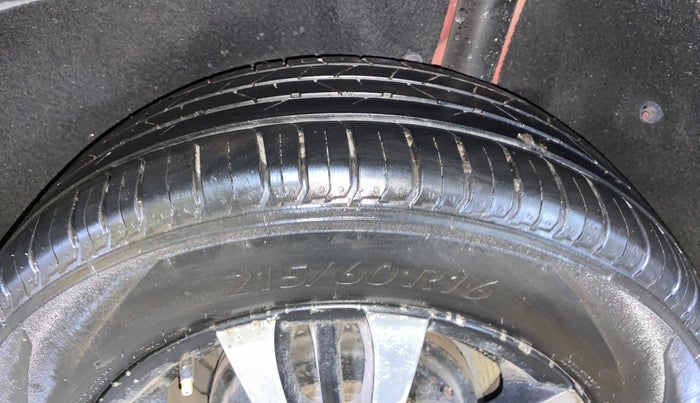 2016 Maruti Vitara Brezza VDI, Diesel, Manual, 1,03,019 km, Left Rear Tyre Tread
