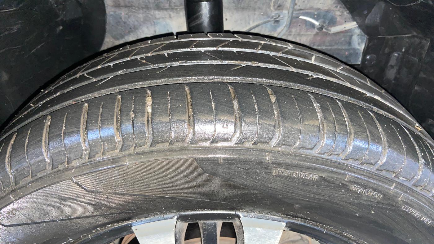 2016 Maruti Vitara Brezza VDI, Diesel, Manual, 1,03,097 km, Right Front Tyre Tread
