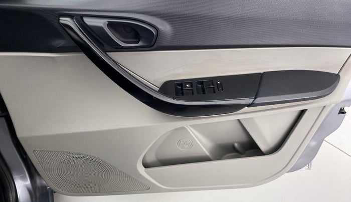 2018 Tata Tiago XT 1.2 REVOTRON, Petrol, Manual, 24,059 km, Driver Side Door Panels Control