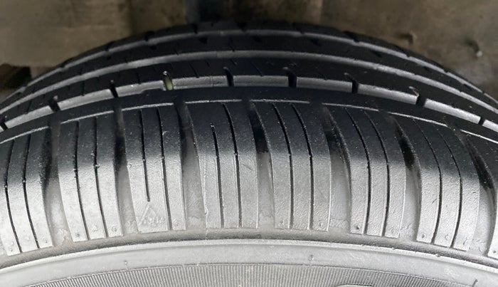 2018 Tata Tiago XT 1.2 REVOTRON, Petrol, Manual, 24,059 km, Right Rear Tyre Tread