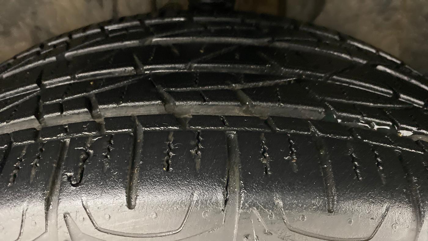 2018 Jeep Compass 2.0 LONGITUDE (O), Diesel, Manual, 13,092 km, Right Front Tyre Tread