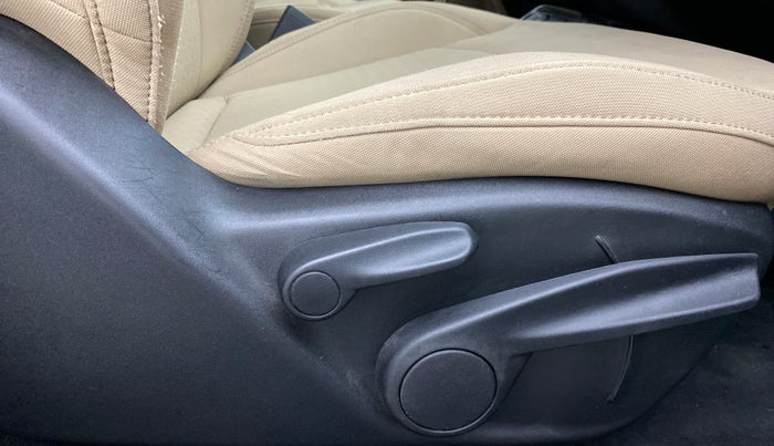 2018 Jeep Compass 2.0 LONGITUDE (O), Diesel, Manual, 13,092 km, Driver Side Adjustment Panel
