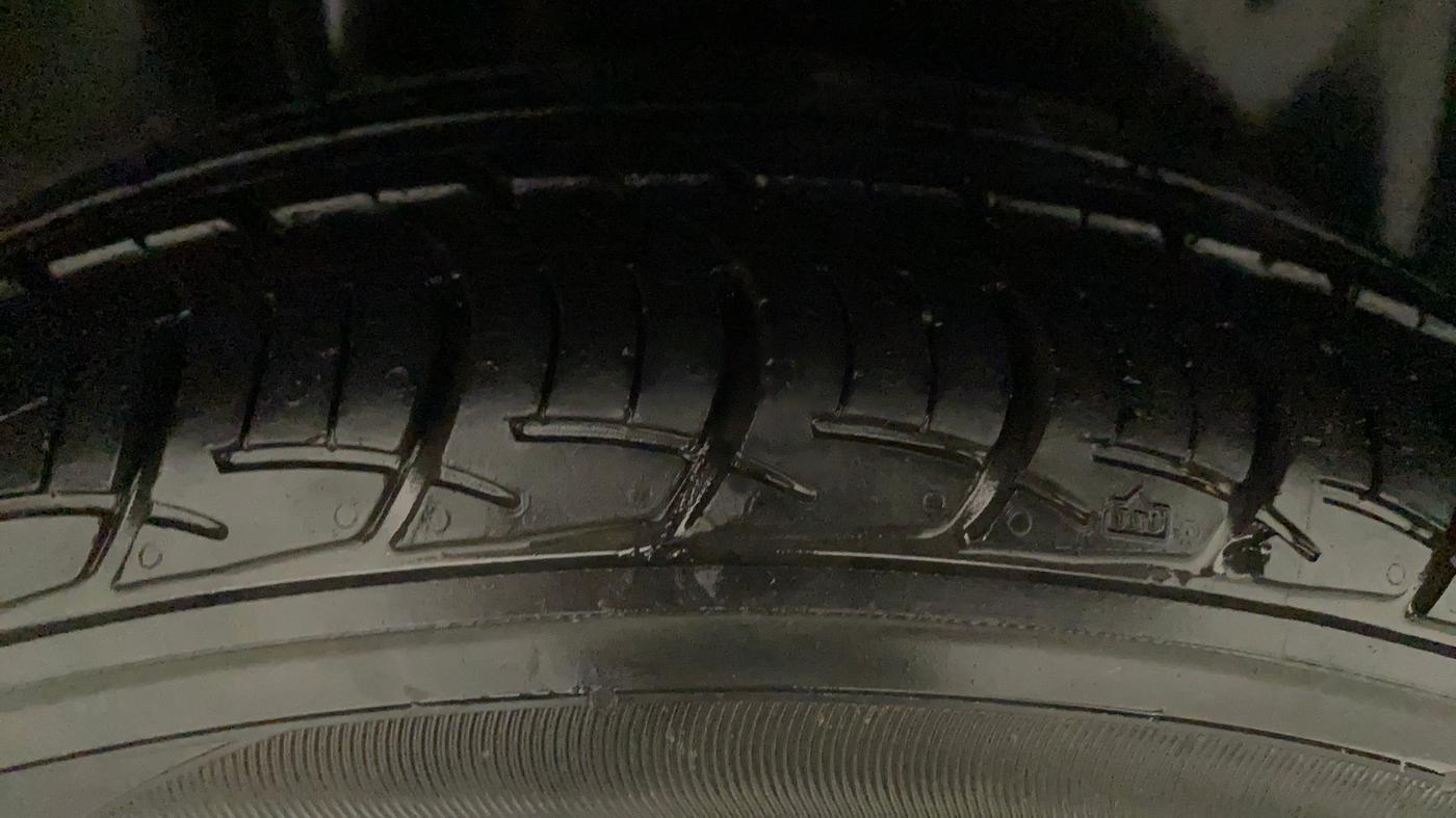 2018 Maruti Ciaz DELTA AT 1.5 SHVS PETROL, Petrol, Automatic, 40,790 km, Left Front Tyre Tread