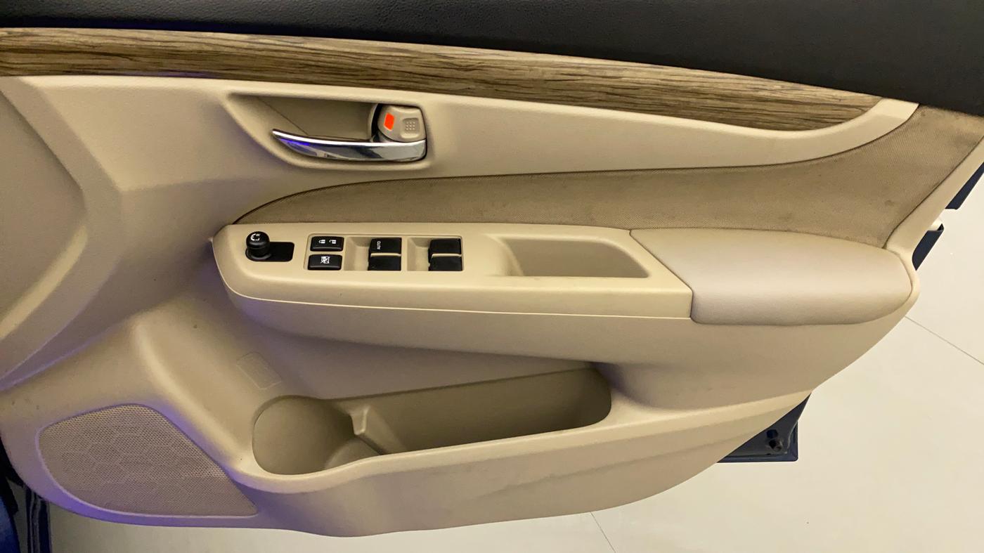 2018 Maruti Ciaz DELTA AT 1.5 SHVS PETROL, Petrol, Automatic, 40,790 km, Driver Side Door Panels Control