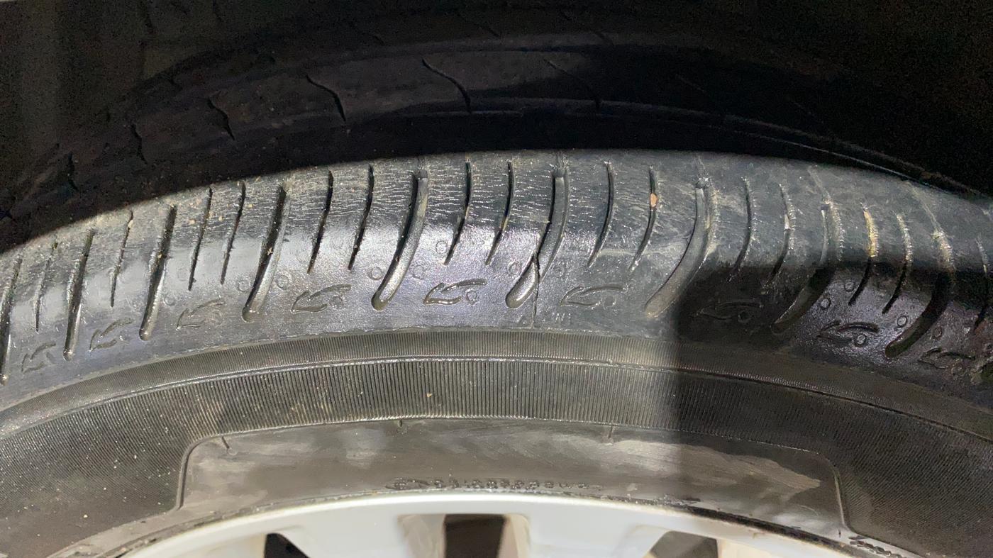 2018 Maruti Ciaz ZETA 1.4  MT PETROL, Petrol, Manual, 47,187 km, Left Front Tyre Tread