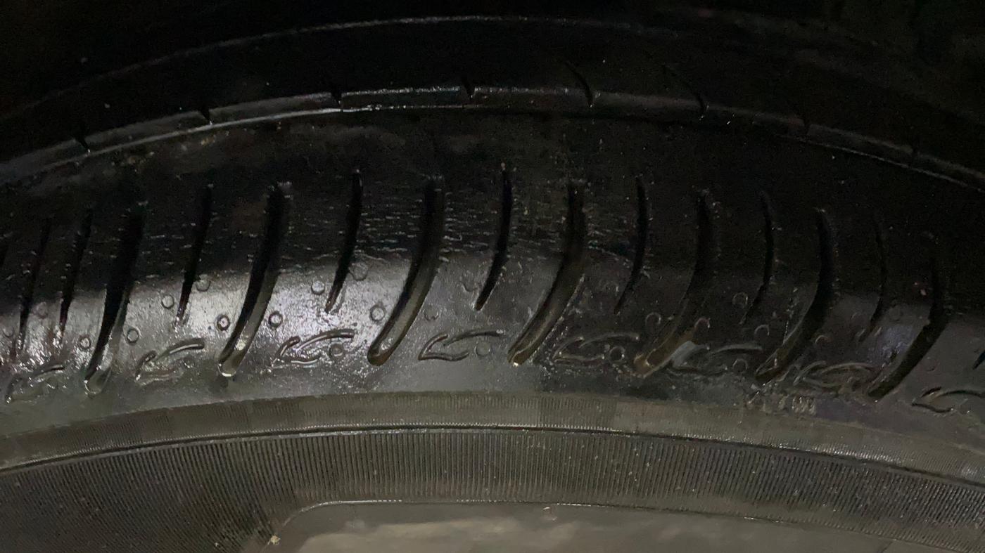 2018 Maruti Ciaz ZETA 1.4  MT PETROL, Petrol, Manual, 47,187 km, Right Front Tyre Tread