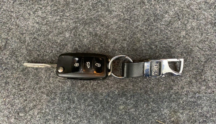 2014 Skoda Rapid ELEGANCE 1.6 TDI MT, Diesel, Manual, 54,816 km, Key Close Up