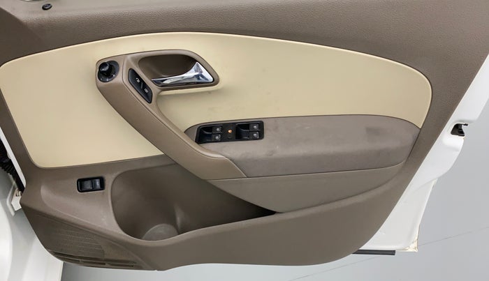 2014 Skoda Rapid ELEGANCE 1.6 TDI MT, Diesel, Manual, 54,816 km, Driver Side Door Panels Control