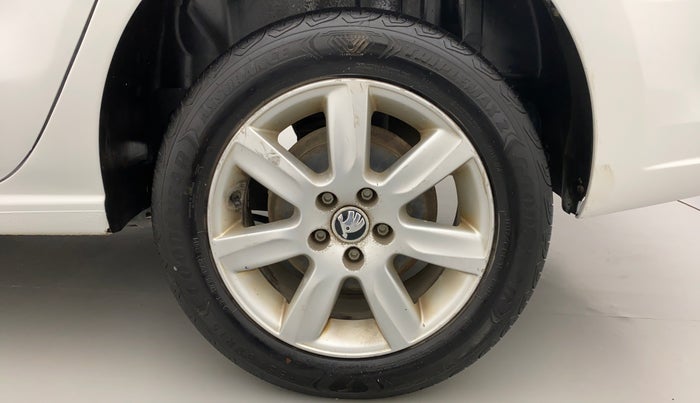 2014 Skoda Rapid ELEGANCE 1.6 TDI MT, Diesel, Manual, 54,816 km, Left Rear Wheel