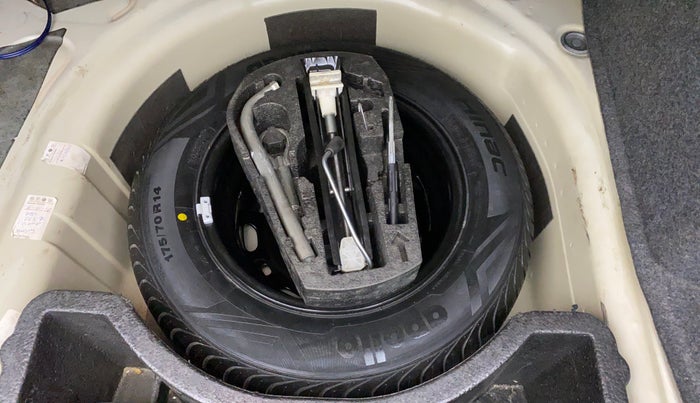 2014 Skoda Rapid ELEGANCE 1.6 TDI MT, Diesel, Manual, 54,816 km, Spare Tyre