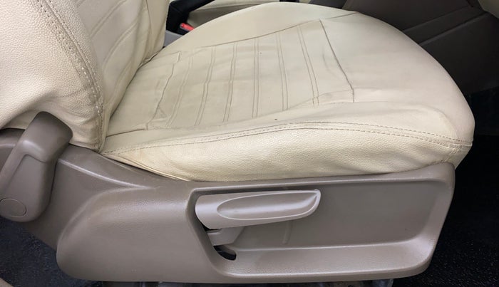 2014 Skoda Rapid ELEGANCE 1.6 TDI MT, Diesel, Manual, 54,816 km, Driver Side Adjustment Panel