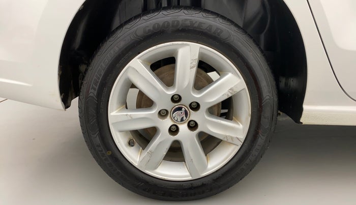 2014 Skoda Rapid ELEGANCE 1.6 TDI MT, Diesel, Manual, 54,816 km, Right Rear Wheel