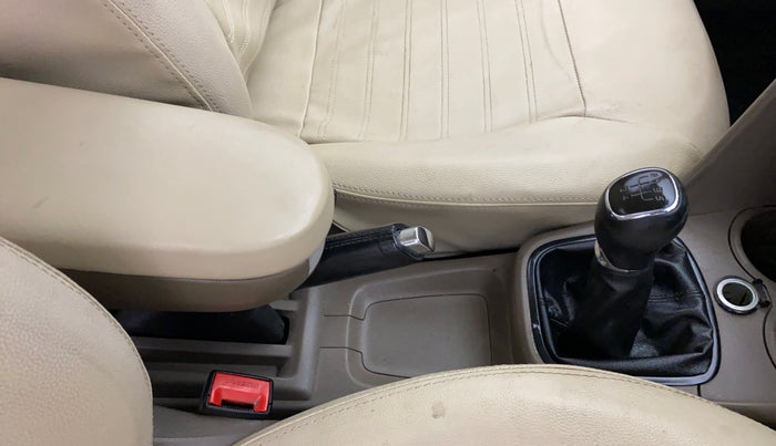 2014 Skoda Rapid ELEGANCE 1.6 TDI MT, Diesel, Manual, 54,816 km, Gear Lever