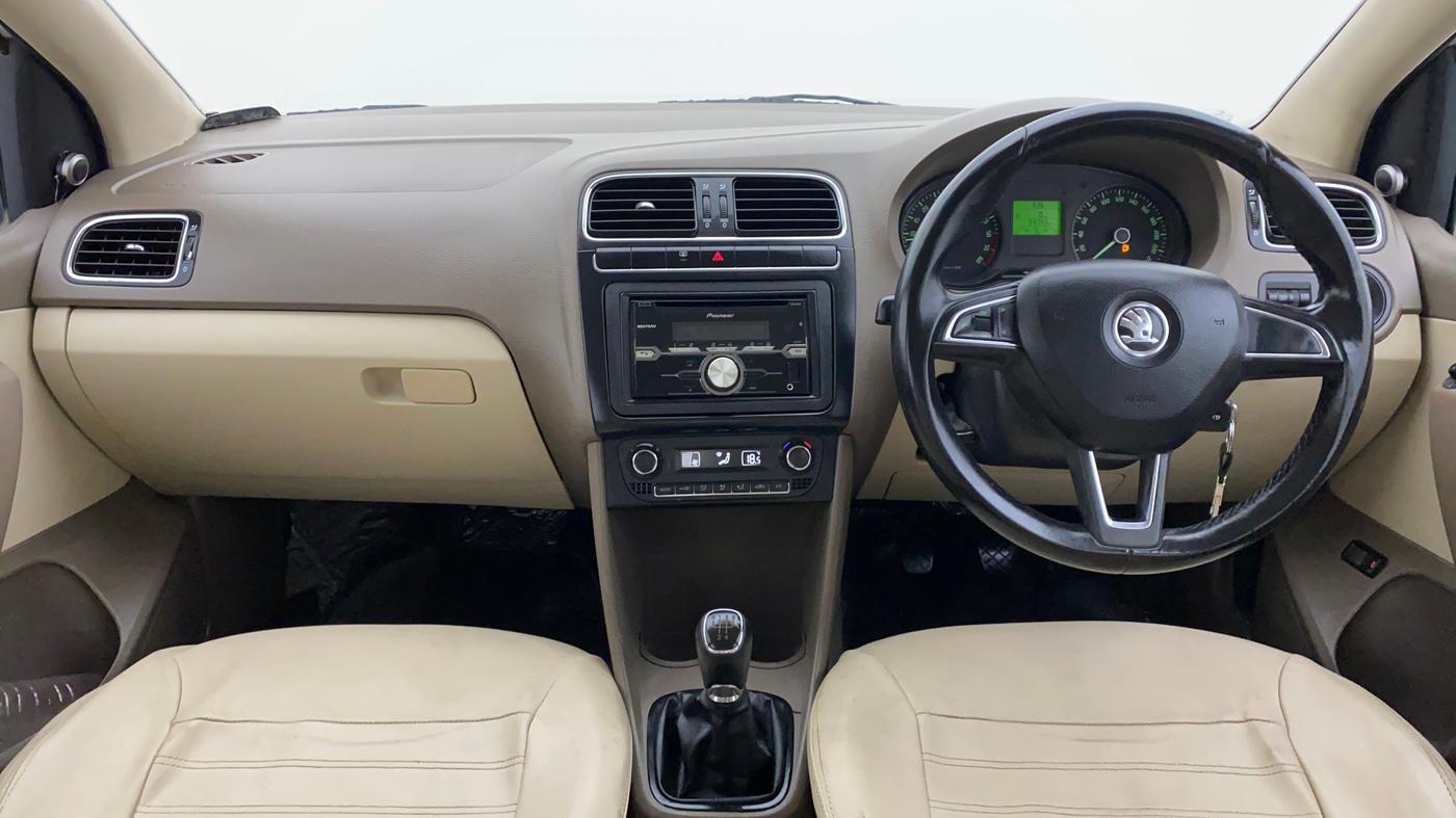 2014 Skoda Rapid ELEGANCE 1.6 TDI MT, Diesel, Manual, 54,816 km, Dashboard