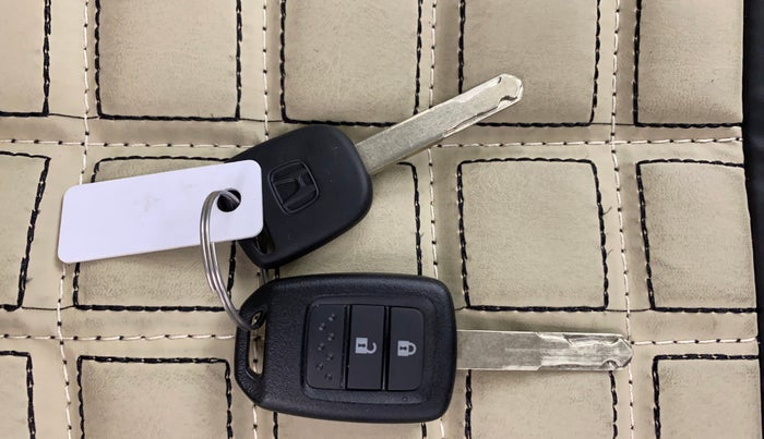 2019 Honda Amaze 1.2L I-VTEC S, Petrol, Manual, 87,435 km, Key Close Up